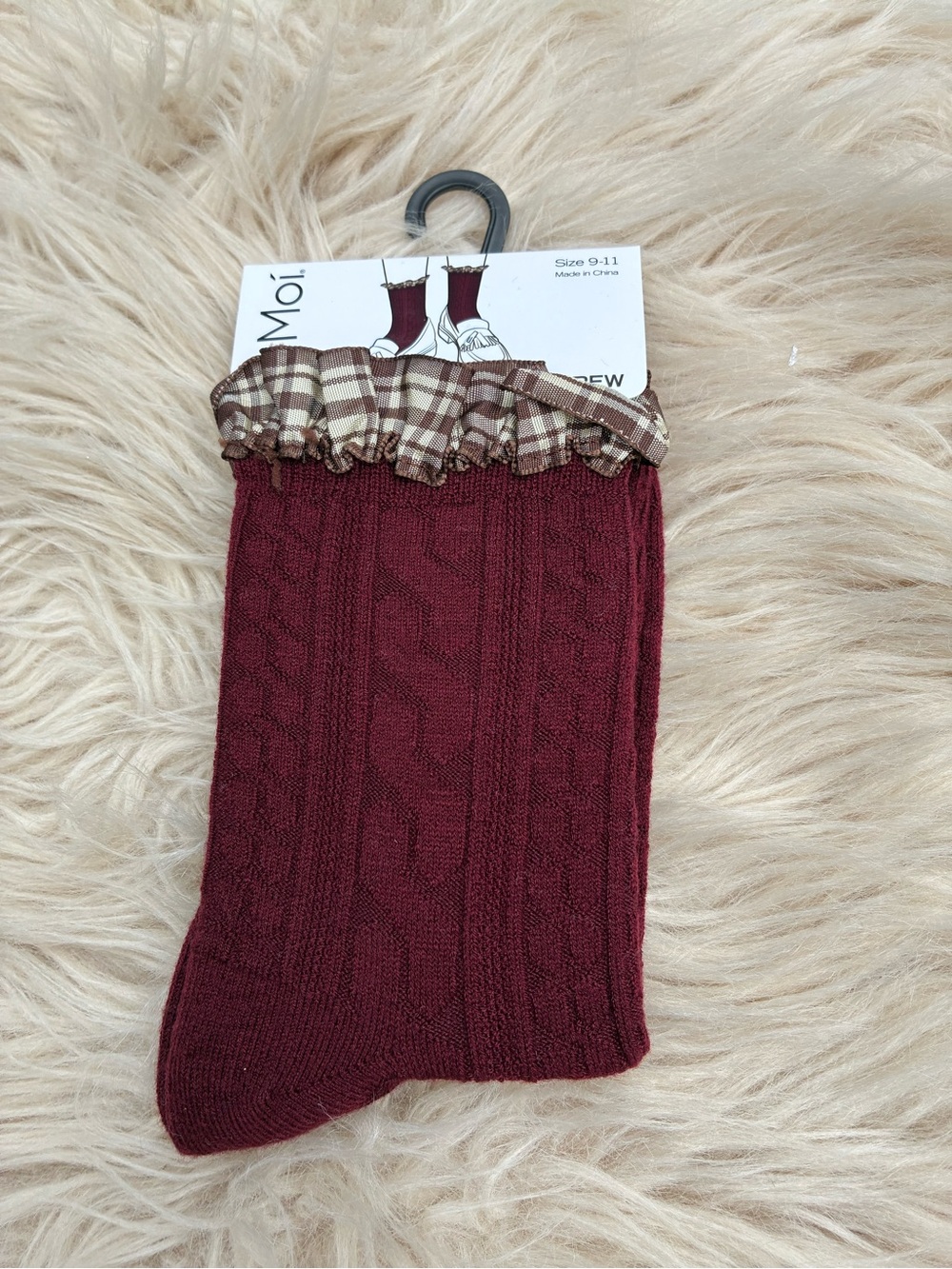 NWT MEMOI Cable-Knit Maroon Socks with Plaid Ruffle Lace Cuff 
Size 9-11